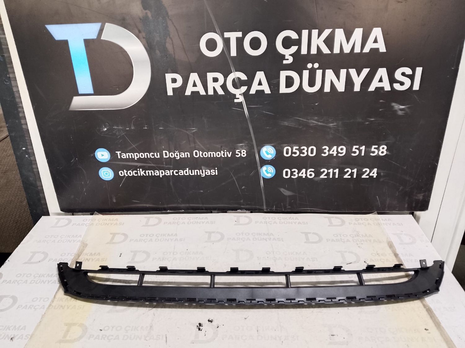AUD� Q7 �N TAMPON ALT PLAST���